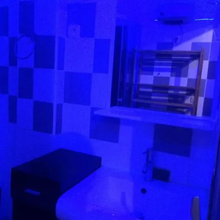 Beautiful With Courtyard, Parking And Optional Apartman *